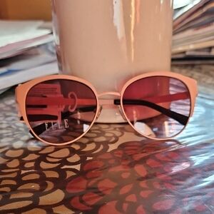 NWT Elle Pink Sunglasses for Women